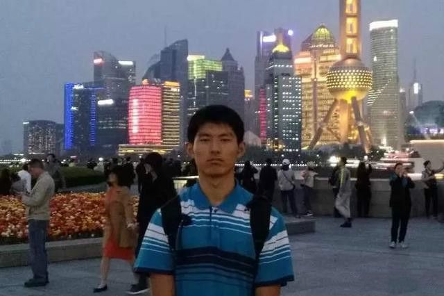 徐州双胞胎状元同时保送：一个北大，一个中科院！感叹他俩的书单