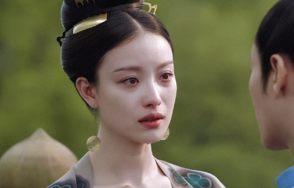 泪痣代表的寓意(泪痣到底有什么用?泫雅性感,倪妮魅惑,原来痣也美)