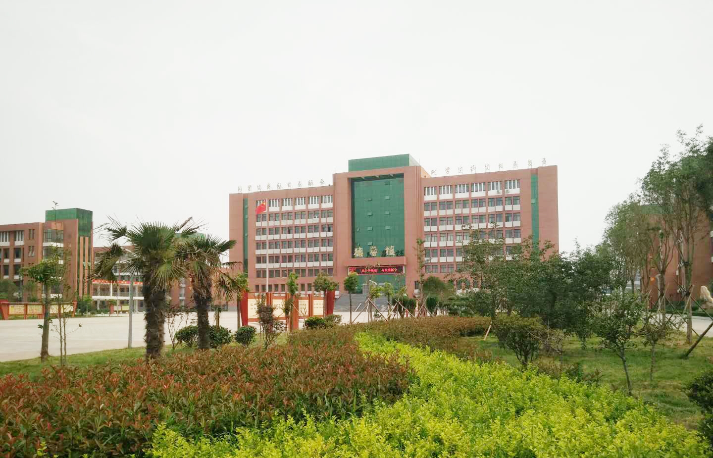 河南这4所县级高中强过一般市中，没有优质生源，普通学生的逆袭