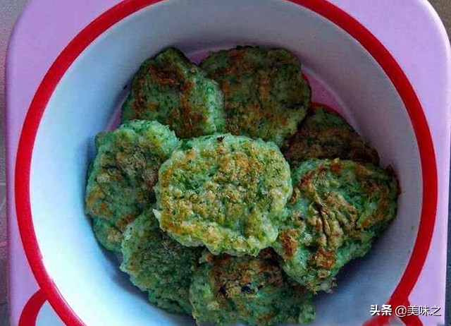 菠菜饼好吃又简单做法（分享15种美味菠菜饼的做法）