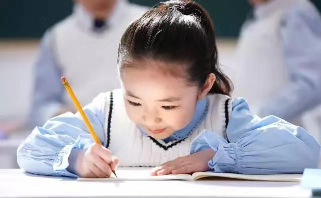 记得说“高考多拿1分，干掉千人”的衡水班长？最后他考了几分？