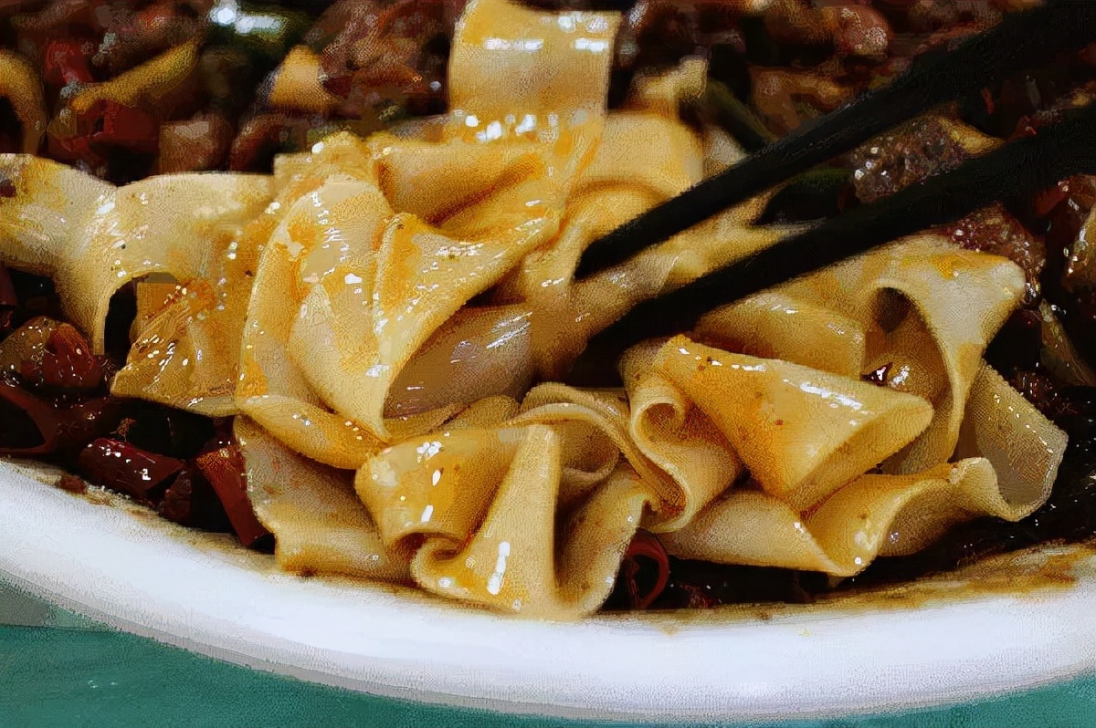 新疆拌面的做法,新疆拌面的做法和配料竅門