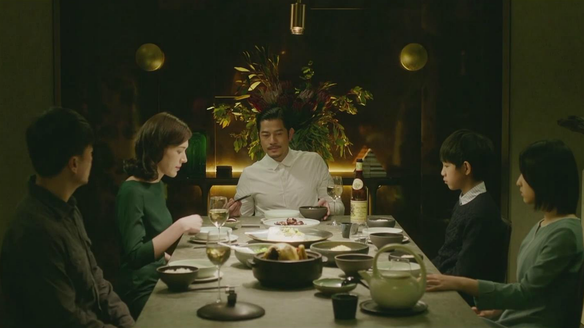 《秘密访客》到底讲的是什么,为什么口碑持续走低