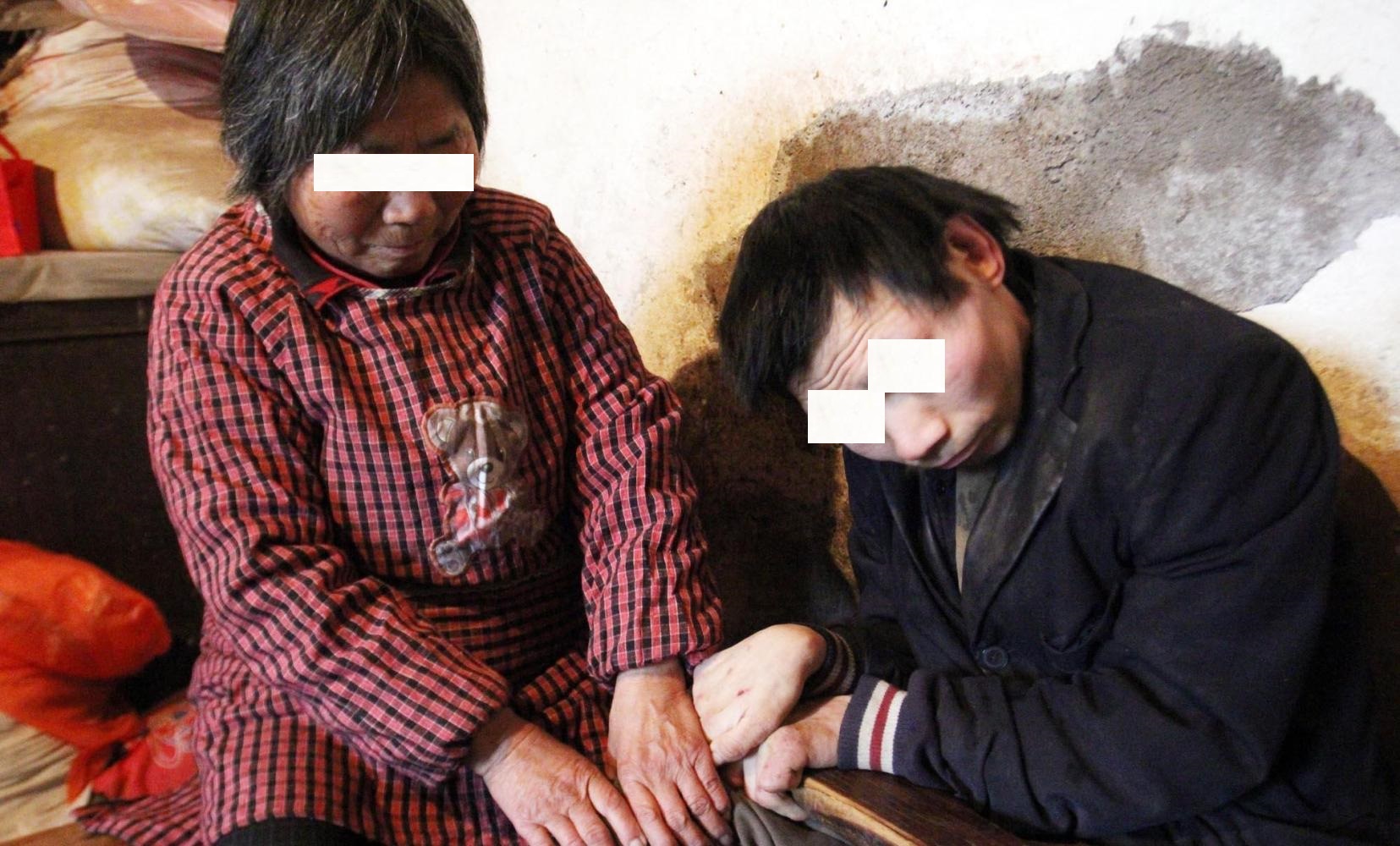 被小儿麻痹症患者“圈养”的失足女人，是利用还是爱情？