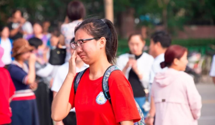明年高考迎新规，部分学生将被取消考试资格，成绩再优秀也是徒劳