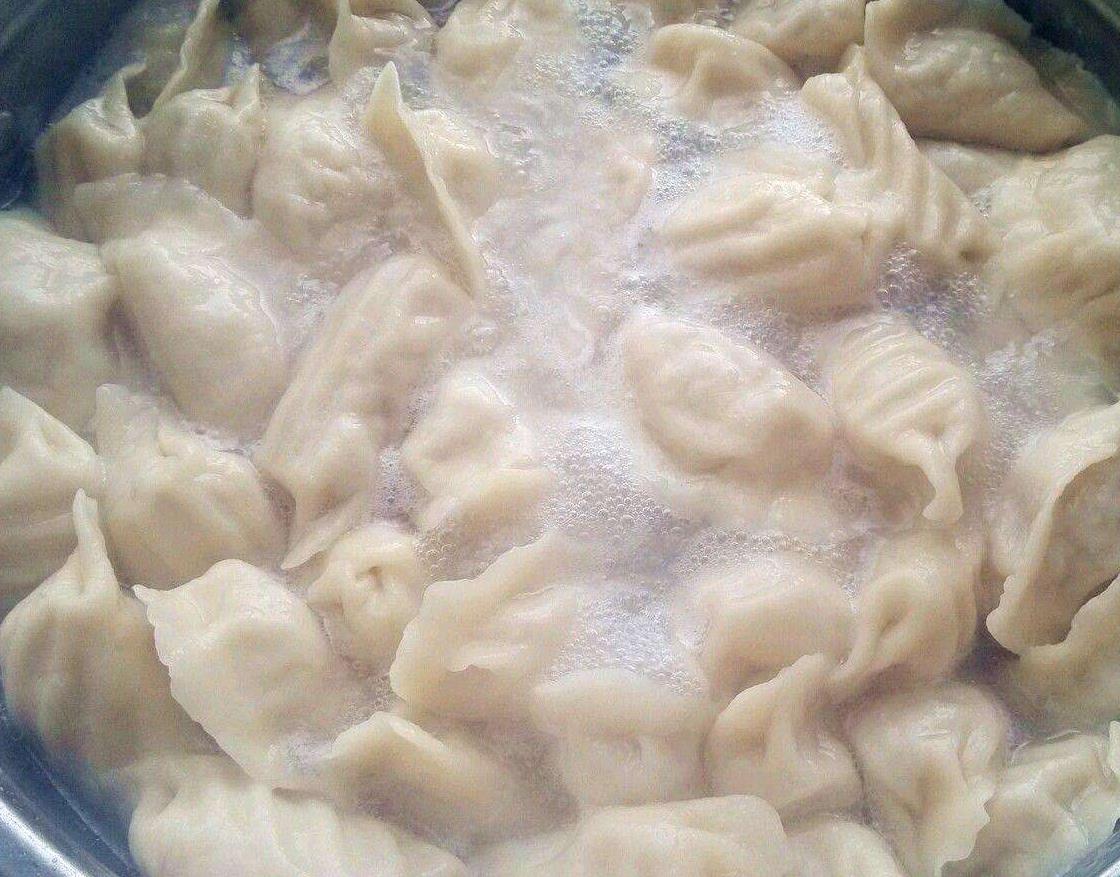 煮饺子冷水下锅还是水开下锅?很多人没搞明白,难怪饺子不好吃