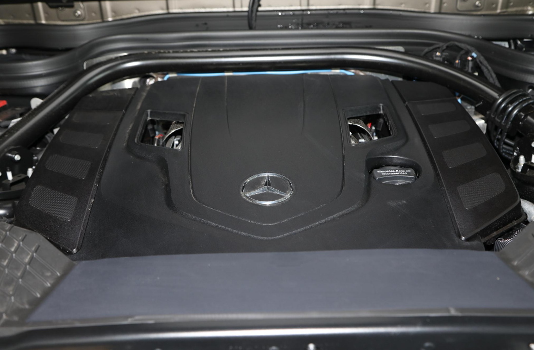 试驾奔驰G 500，主打越野配4.0T引擎，提供差速锁+低速四驱！