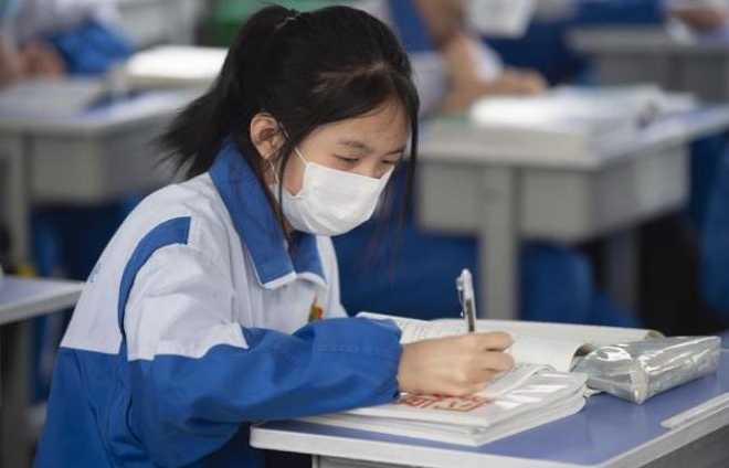 天津教育发布通知，2022高考“升学捷径”被堵死，本地生却很开心