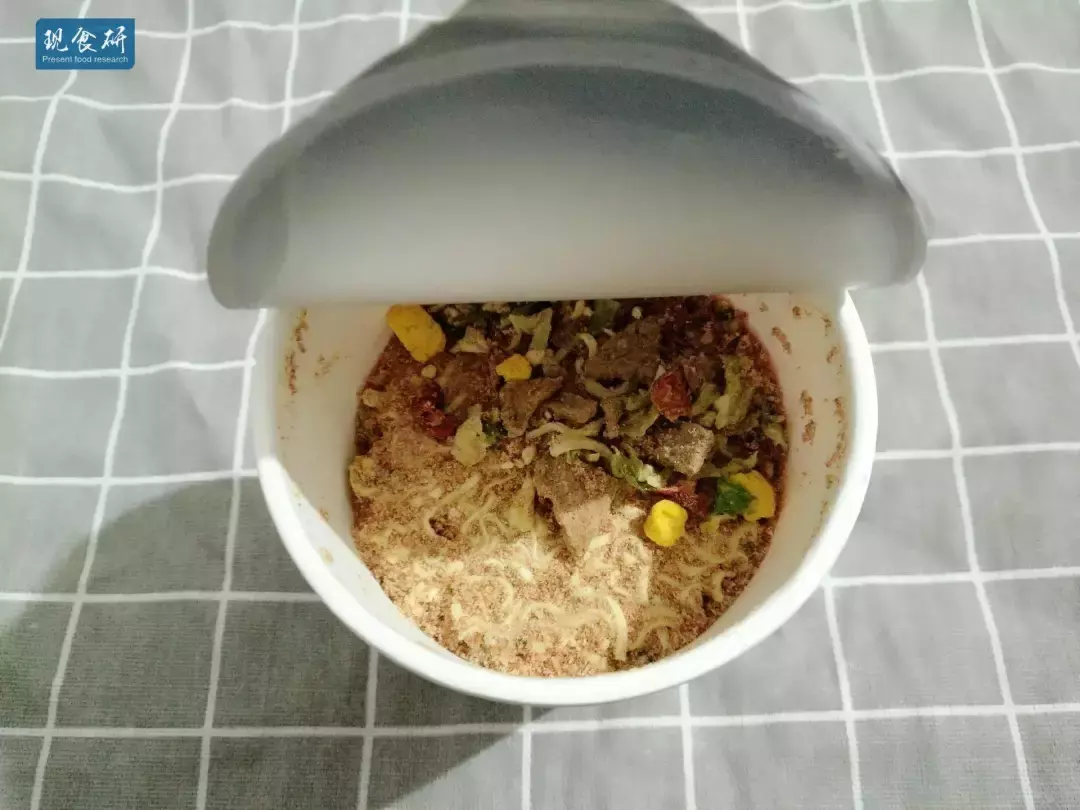 和味拉面辨别（和味拉面和普通方便面的区别有哪些）