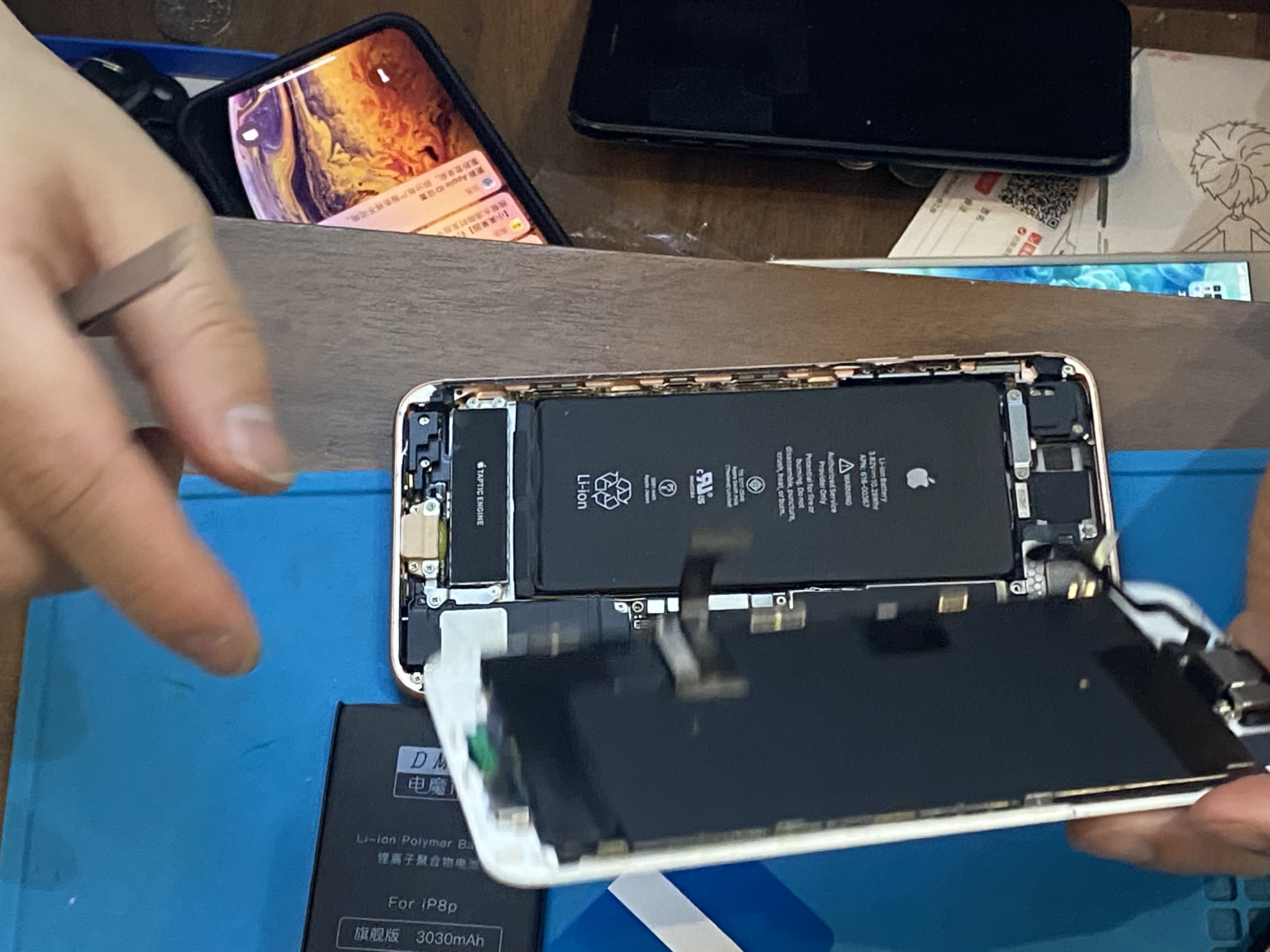 扶起我，iPhone8P还能再战三年，记一次苹果“无痛”换电池之旅