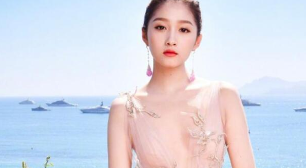 关晓彤“高考成绩”曝出，为什么她明明在拍戏，成绩还能这么好？