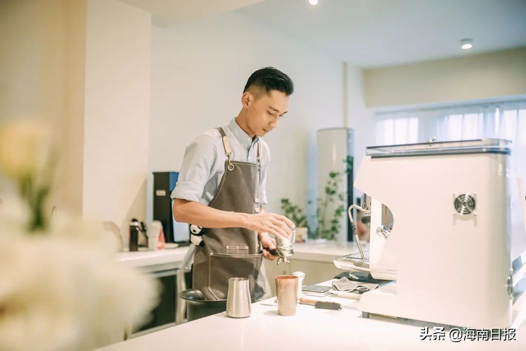 海口看世界杯的咖啡厅(听说走进海口这家咖啡馆，每个人都能解锁一份专属的“隐藏菜单”)