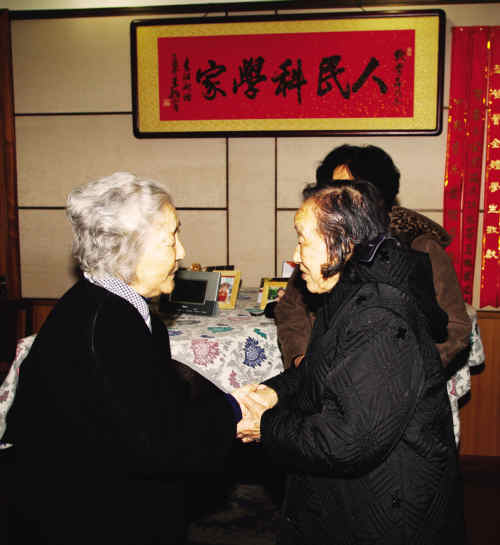 钱学森逝世：北京天降大雪，三军仪仗队抬棺，两个孩子近况如何？