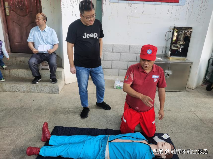健康伴成长——中医药知识讲座走进火炬学校