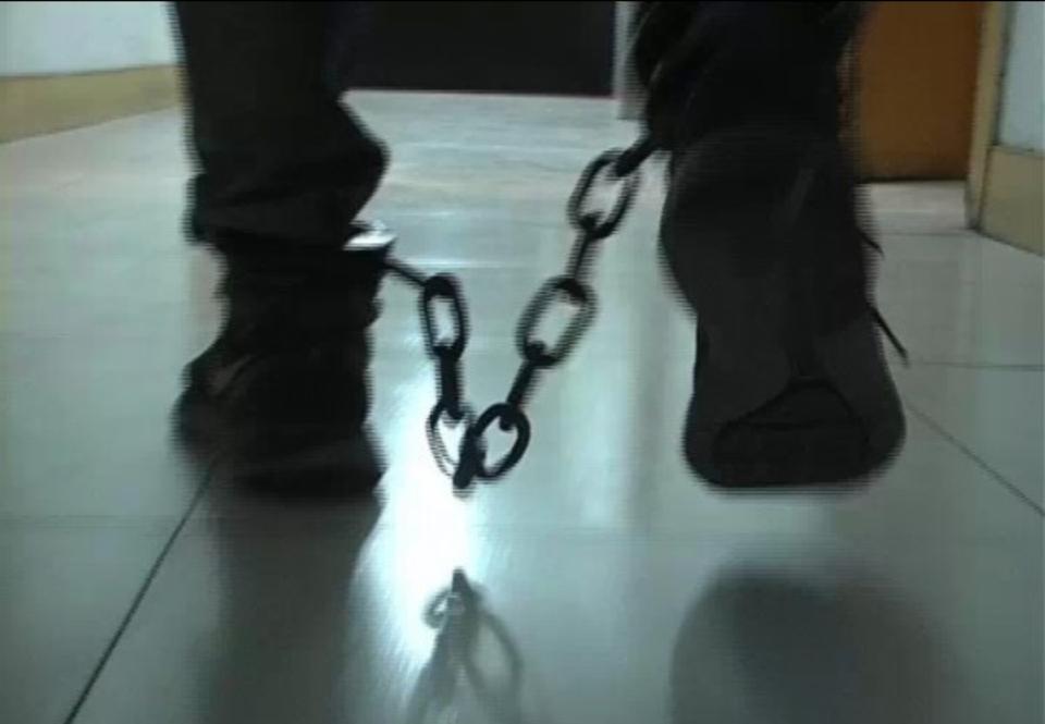 强迫情侣发生性关系，是否构成犯罪？构成何罪