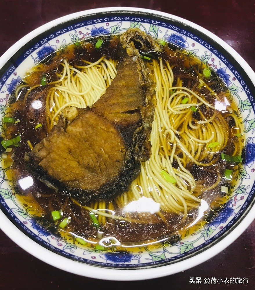来苏州旅游，必吃的6份特色美食，有贵有便宜，你都吃过了吗？