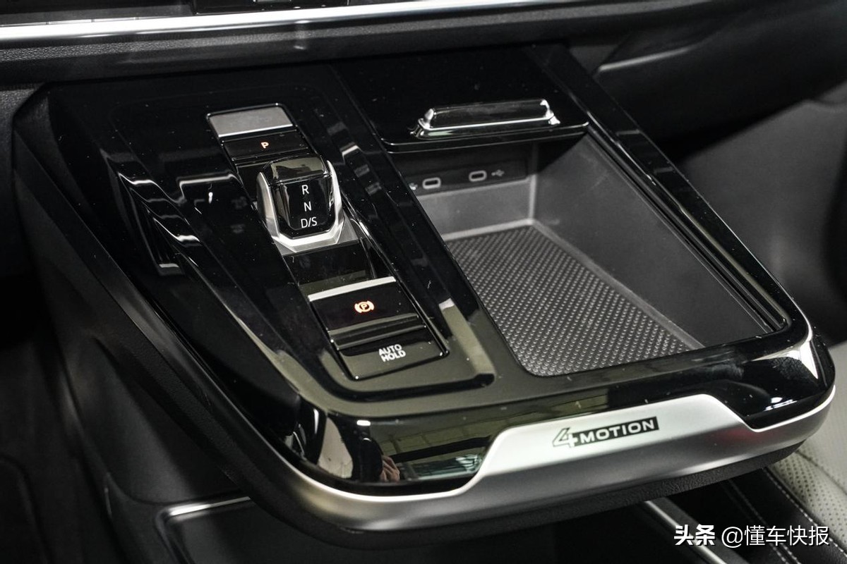 尺寸够大、配置具备豪华感，到店探访大众全新SUV揽境