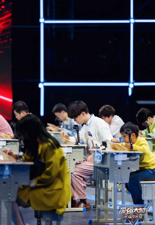 他是耶鲁高颜值学霸，每年斩获超3万美金奖学金，闪耀《最强大脑》舞台！