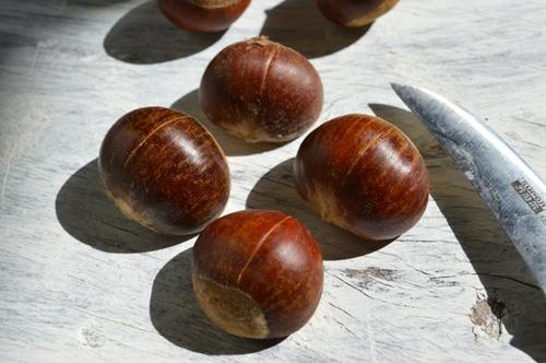 糖炒板栗在家怎么做？大厨教你正确做法，个个好剥壳，香甜又好吃