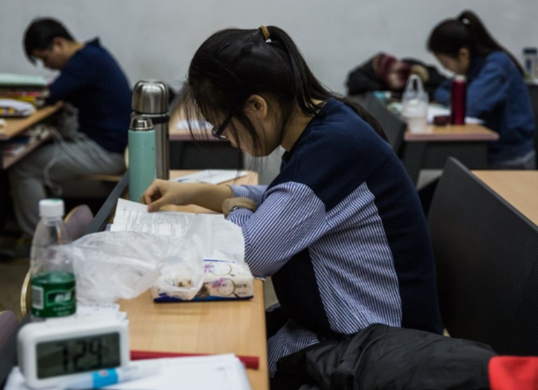 专科生的坏消息，多所高校专升本受限制，学生：幸亏当初选对了