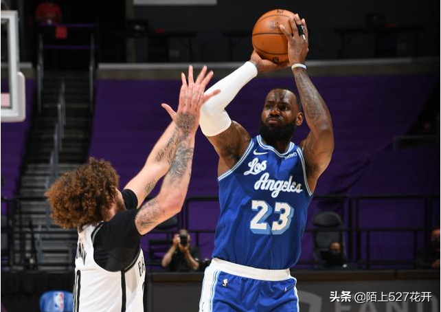 nba有哪些球员体育画报(体育画报NBA百大球星前十！杜兰特稳居榜首，詹姆斯第三遭质疑)