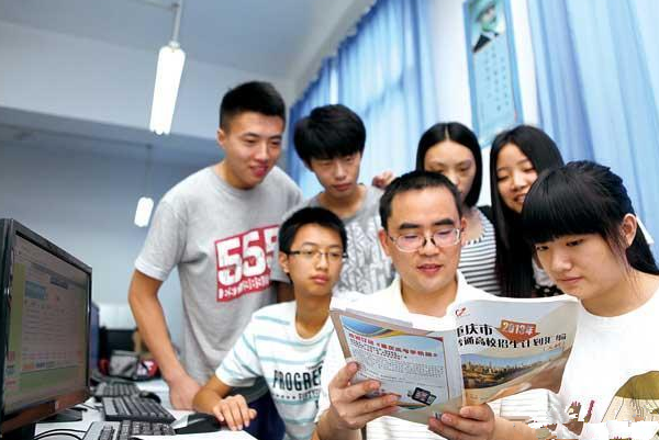 学费3万的本科和5千的大专，考生要如何选择，其中差别要知晓