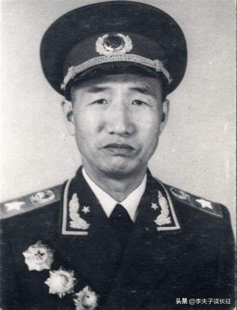 毛主席对十位开国元帅的生动点评和考语，眼光独到，赞誉也很特别