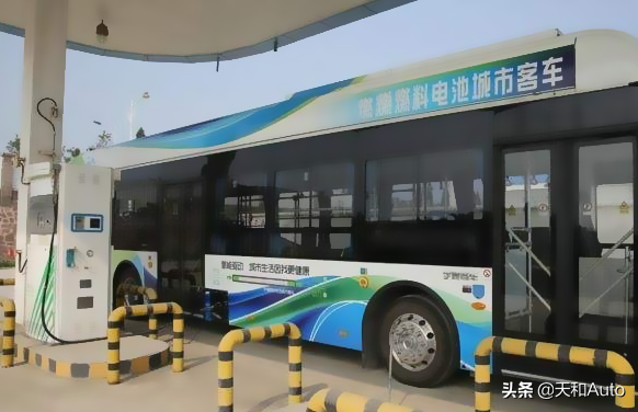 氢能汽车「热」知识：氢能源汽车是烧氢的燃气车还是电动车？