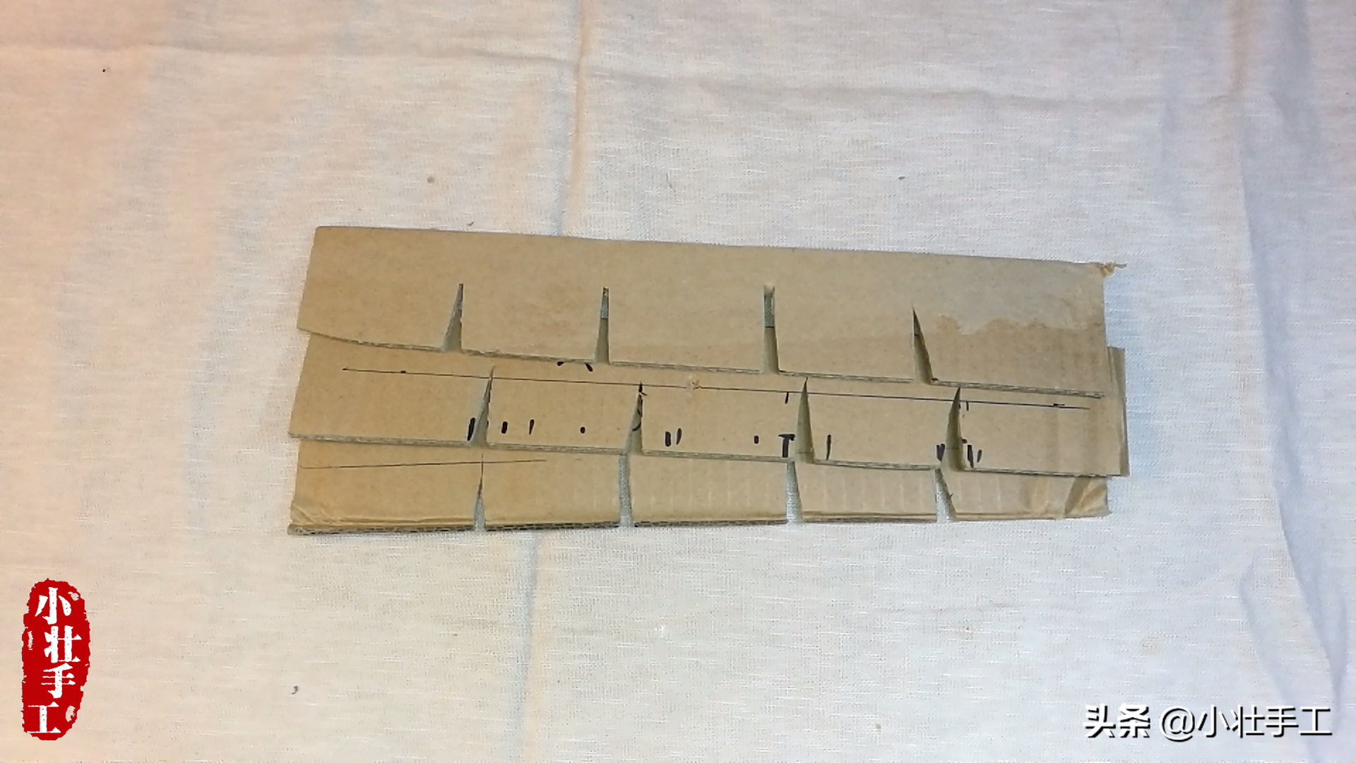 如何自制蚕盒(教你用纸箱做蚕宝宝的收纳盒)