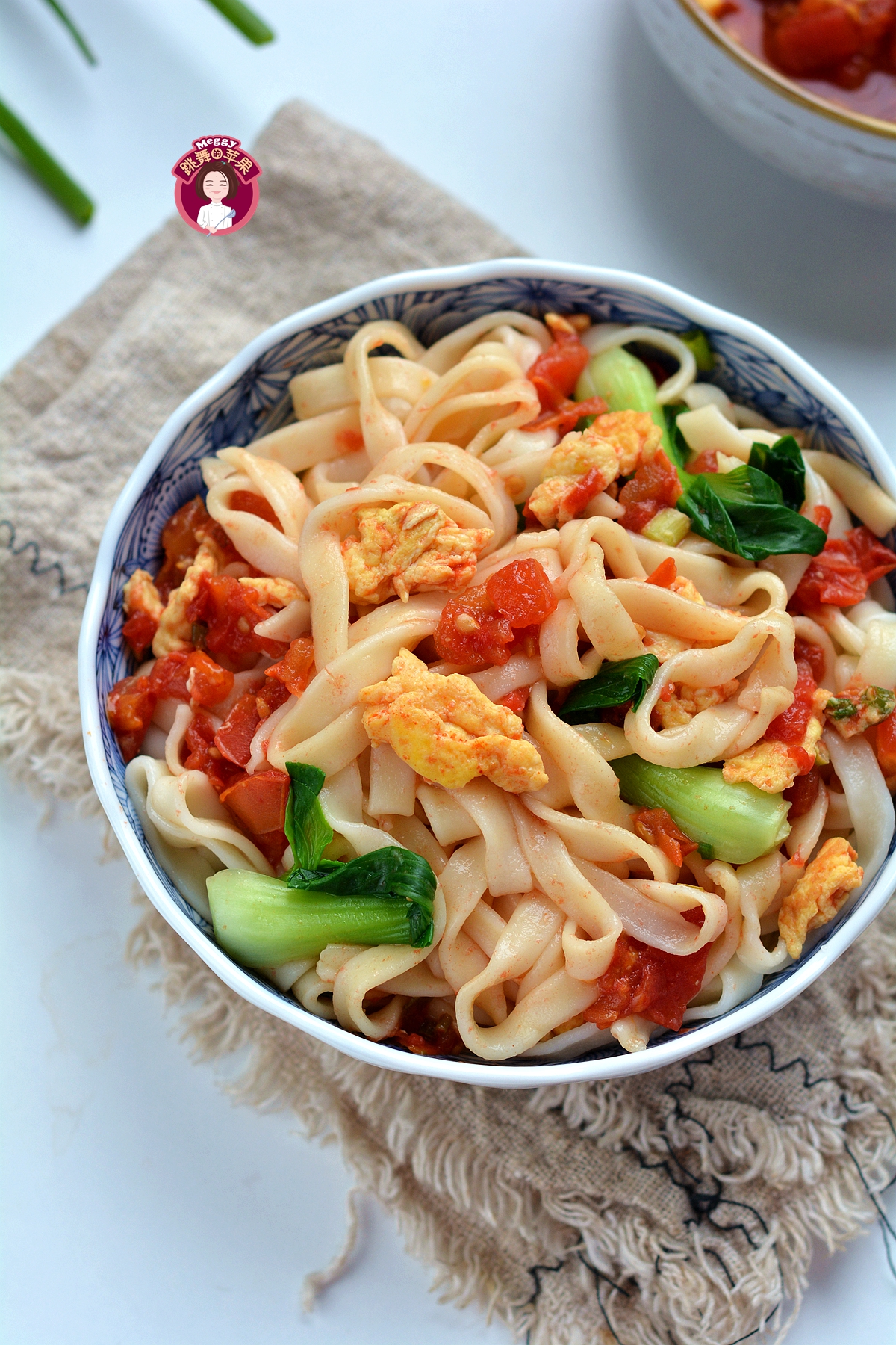 西红柿鸡蛋面(夏天最爱的西红柿鸡蛋面做法)