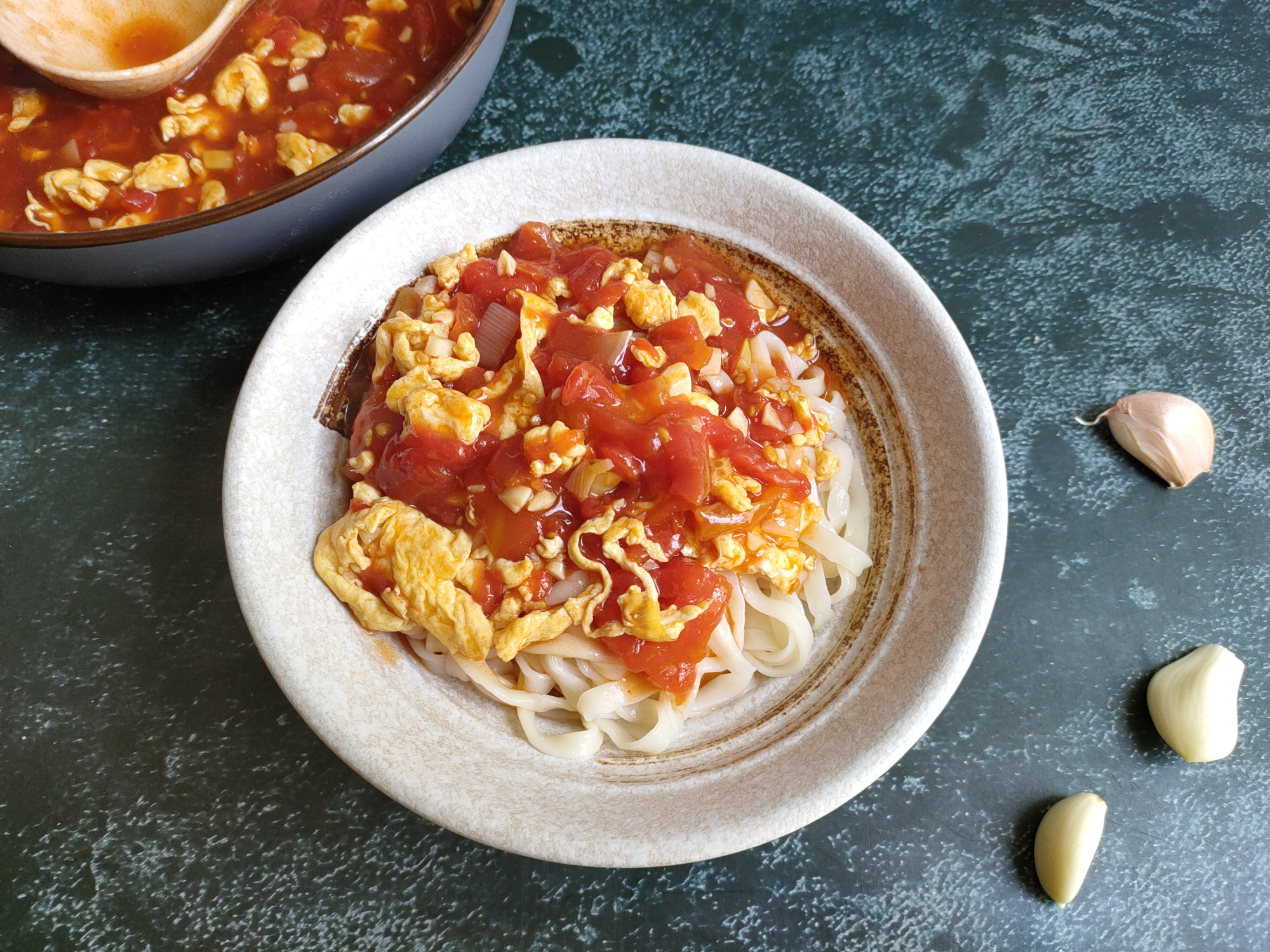 鸡蛋西红柿打卤面(西红柿鸡蛋打卤面怎么做才好吃)