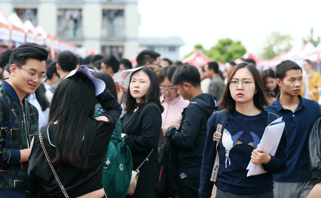 无业研究生成社会“不稳定”因素，偷换商家二维码被判刑