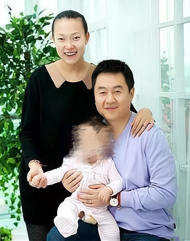 侯英超现任妻子是哪里人(侯英超连赢国乒两大接班人，前女友嫁施之皓，女儿认张继科当干爸)