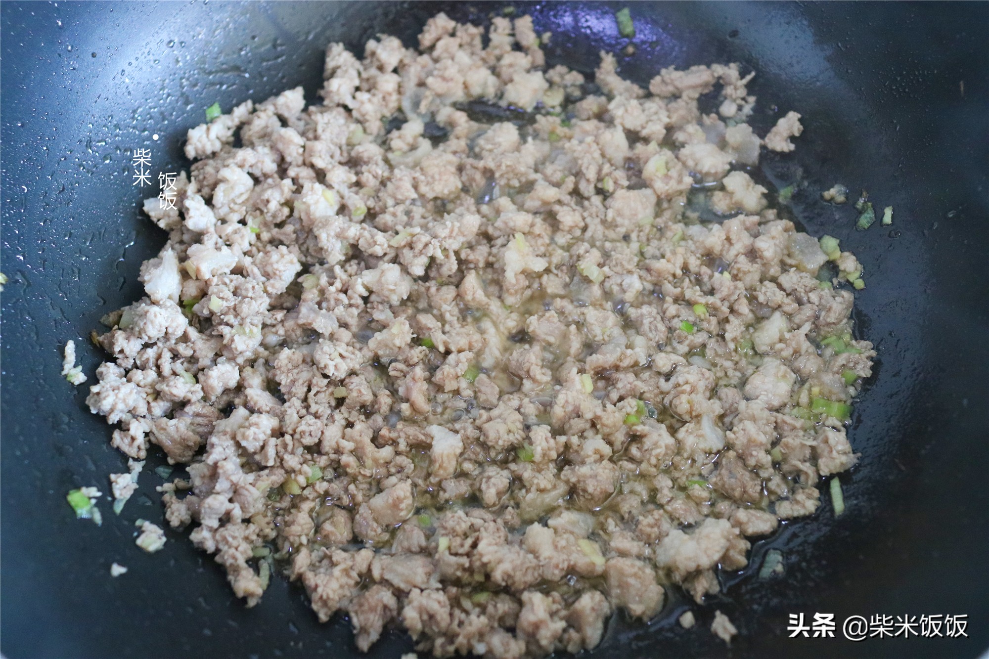 孩子点名要吃的烧麦，做法比饺子简单，一锅蒸33个，凉了也好吃