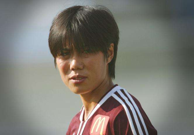 五,范运杰在中国女足最鼎盛的时期,象征着全队领袖地位的队长袖标