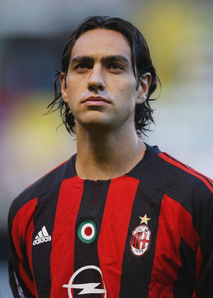 一直到21世纪初近二十年的时间,意大利国家队的男球星们可以说是帅哥