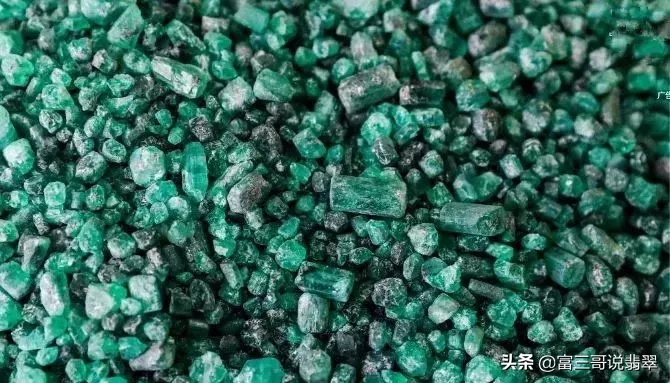 俄罗斯翡翠矿场对外免费开放！玻璃种、帝王绿随便拿？