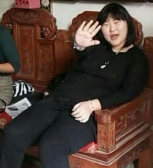 “9年河东，9年河西”，被骂9年不吭声，草帽姐远比你想象的狠