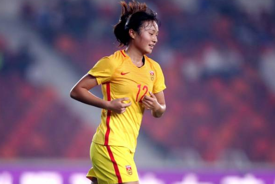 2012亚青赛(20岁美女国脚宣布退役！2个月前入选国家队，FIFA曾赞她前途无量)