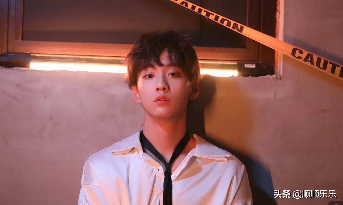 余景天生肖于景天有麻烦了据透露他有双重国籍背景复杂令人怀疑