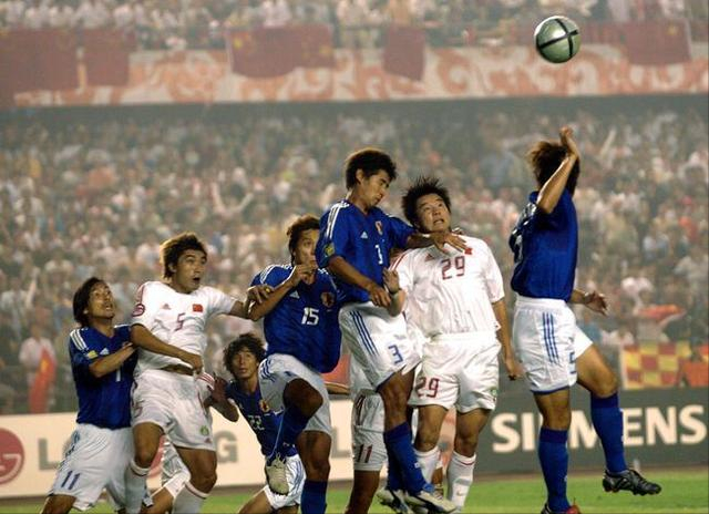 04世界杯(中日大战经典记忆：2004年亚洲杯决赛，中国足球的历史性转折点)