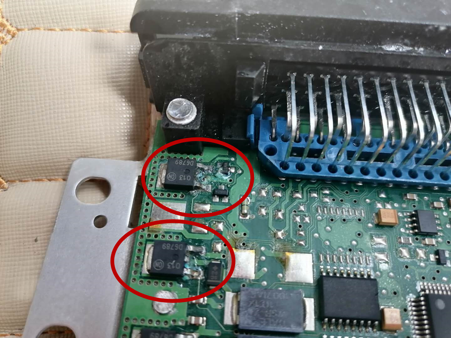 帕萨特领驭P-R-N-D挂挡冲击顿挫，发动机前后摇晃抬头，胖哥检查