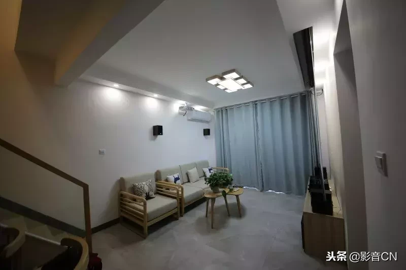 精巧布置,震撼体验,达尼书架箱打造极简风格、复式型影院