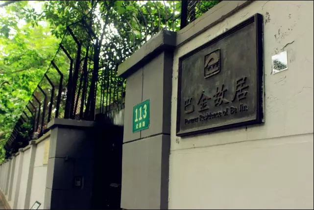网红街景图片(一直不懂上海武康路凭什么成了“网红马路”，直到我亲自去了……)