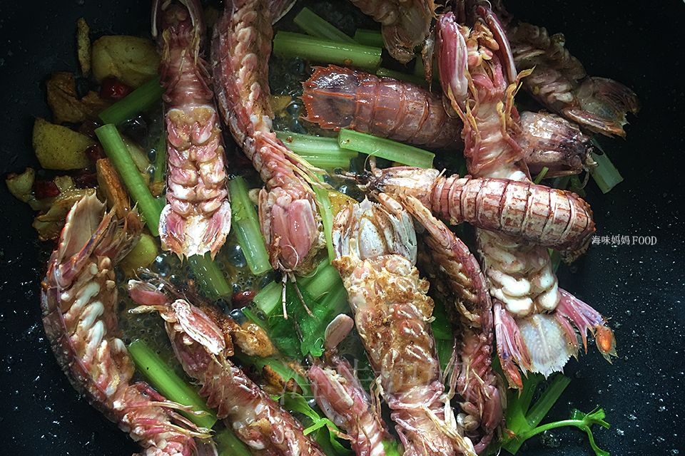 皮皮虾最好吃的做法，不是水煮和清蒸，教你正确做法，一盘吃不够