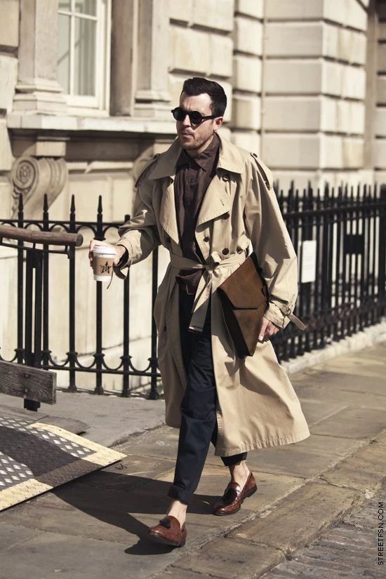 绅士高贵的burberry风衣,也曾被足球流氓疯狂"追求"过