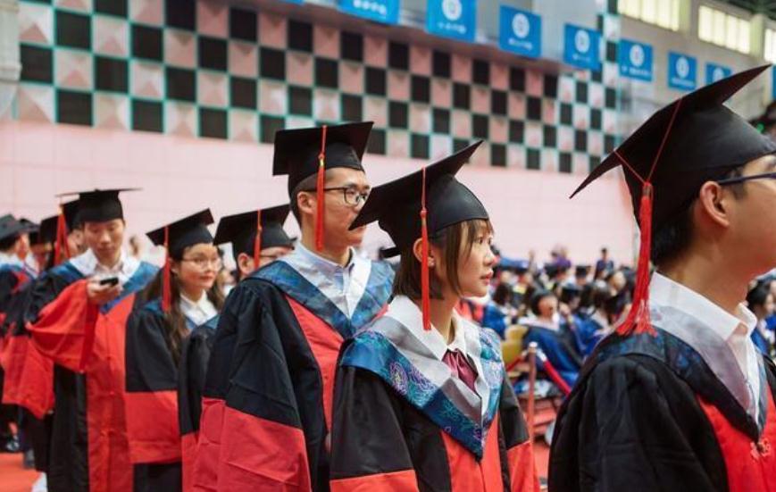 四川大学招聘辅导员，要求博士学历以上，了解薪资后有些羡慕