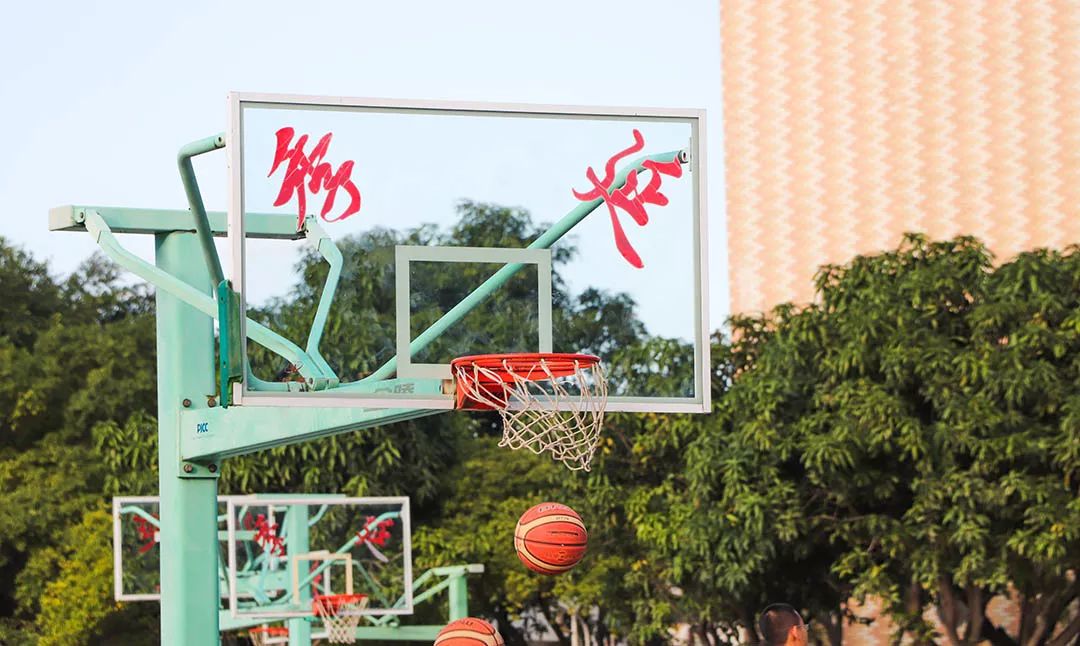 泉州这所中学，办过世界级比赛，还有独立露天游泳池？！厉害了！