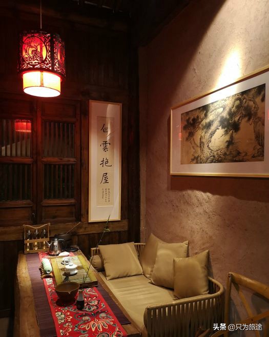 喝散装茅台、穿古装的小姐姐，闹中取静，古韵十足的重庆私家会所