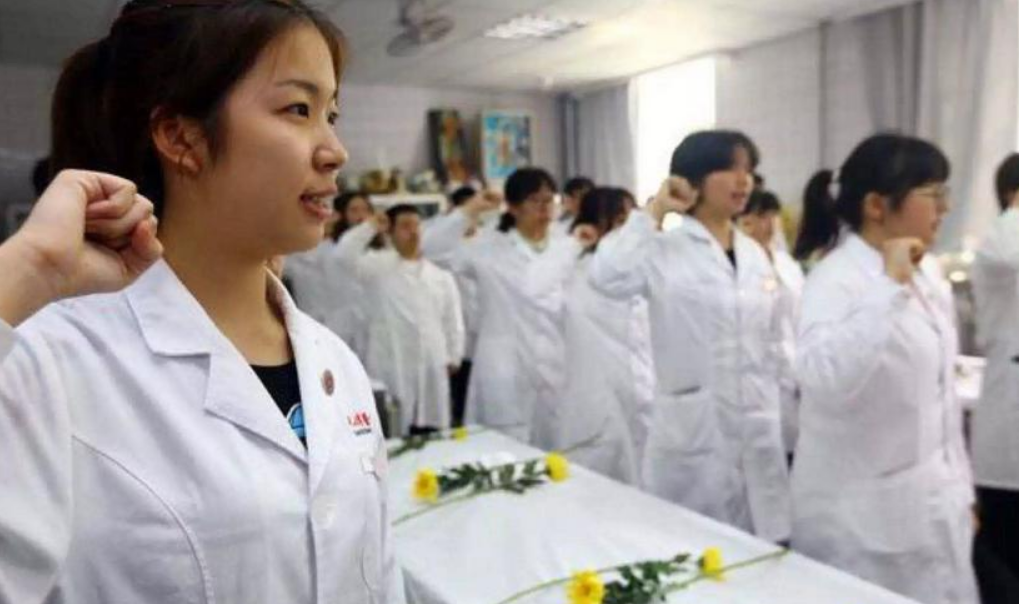 临床医学专业，“五年制”和“八年制”该如何选择，想学医要了解